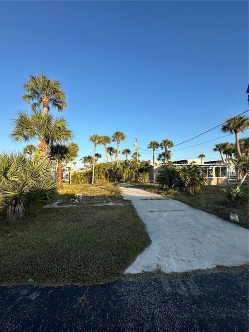 13-7500 Park Pointe Dr, ENGLEWOOD, FL, 34224-9114 | Card Image