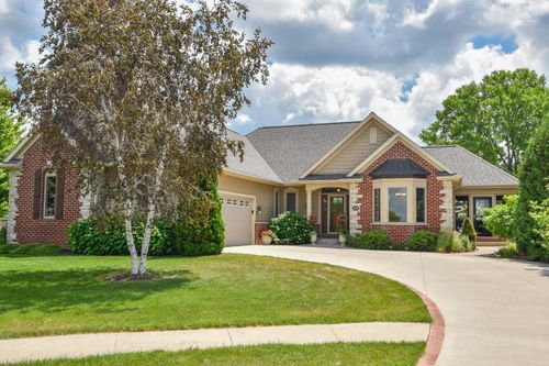 154 Water Ct, Cedar Grove, WI, 53013-1642 | Card Image