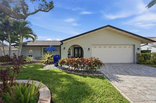 725 Del Oro Dr, SAFETY HARBOR, FL, 34695-4230 | Card Image