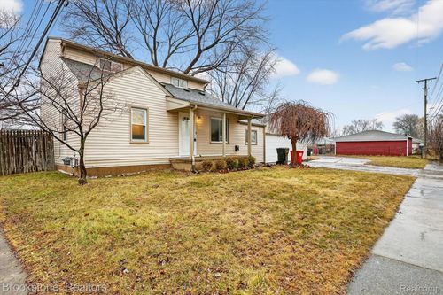 26427 Beaconsfield St, Roseville, MI, 48066-3525 | Card Image