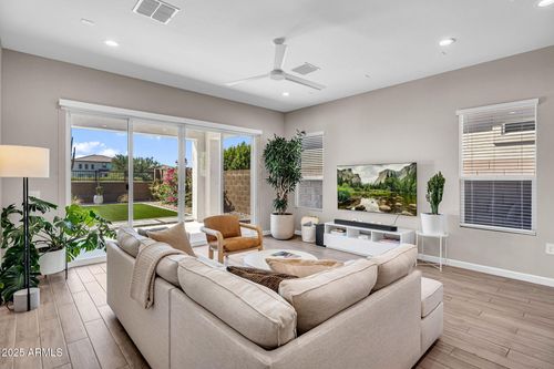 21844 N 61st Way, Phoenix, AZ, 85054-5780 | Card Image