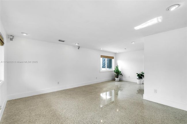 6931 Sw 108 Th Ave, House other with 3 bedrooms, 2 bathrooms and null parking in Miami FL | Image 6