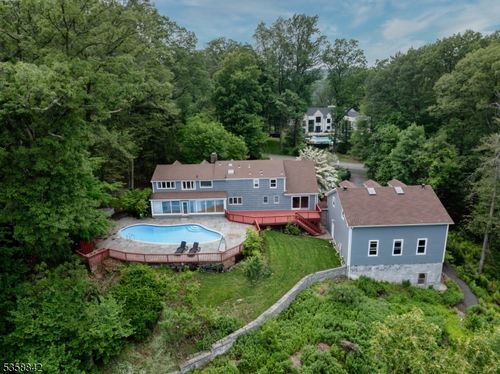 180 Roundtop Rd, Bernardsville, NJ, 07924-2105 | Card Image