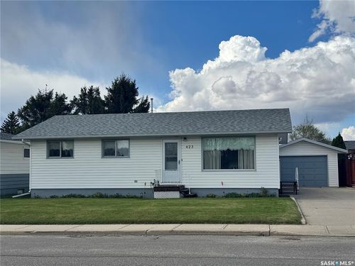 423 7th Avenue W, Biggar, SK, S0K0M0 | Card Image