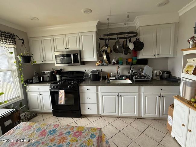 4 Beachway Ave, Condo with 2 bedrooms, 2 bathrooms and null parking in Keansburg NJ | Image 6