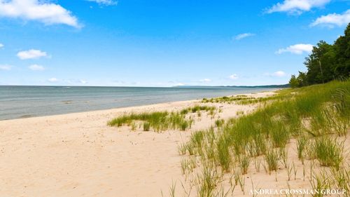 5045 Ridge Rd, Pentwater, MI, 49449-7528 | Card Image