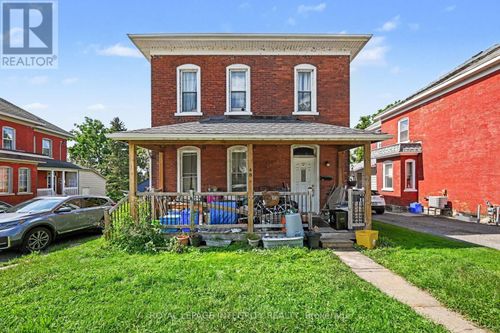 48 Elmsley Street S, Smiths Falls, ON, K7A3P6 | Card Image