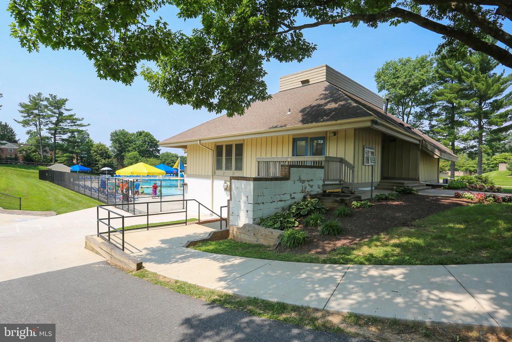 Residential Lease in MONTGOMERY VILLAGE 4
