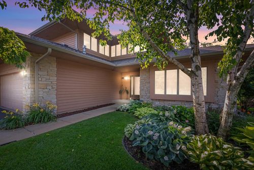 22-1117 E Sweetbriar Lane, Hartland, WI, 53029 | Card Image