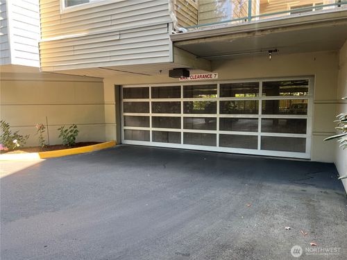 unit-302-6831 Ne 170th St, Kenmore, WA, 98028-3907 | Card Image