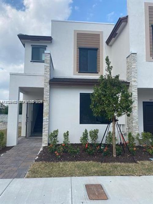 593 Ne 208th Ter, Miami, FL, 33179 | Card Image