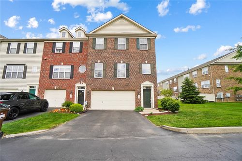 9420 Tahoe Dr, Centerville, OH, 45458-3689 | Card Image