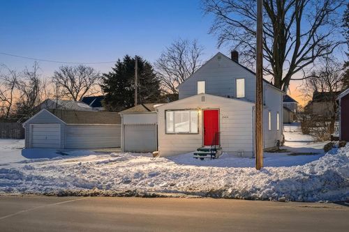 1004 E Main St, CALEDONIA, MN, 55921-1721 | Card Image