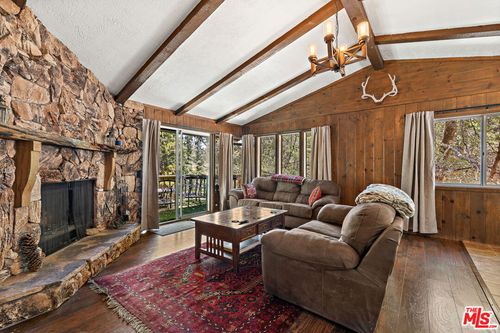 2340 Hunsaker Dr, Running Springs, CA, 92382-7549 | Card Image