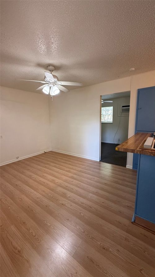 a102-2711 Hemphill Park, Austin, TX, 78705-4100 | Card Image