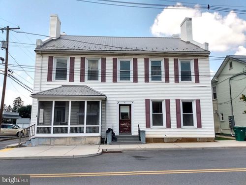 28-26 N Carlisle St, GREENCASTLE, PA, 17225-1422 | Card Image