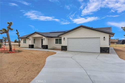 20190 Osseo Rd, Apple Valley, CA, 92308-4416 | Card Image