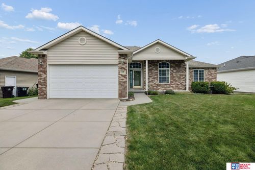 158 W Lombard Dr, Lincoln, NE, 68521-5364 | Card Image