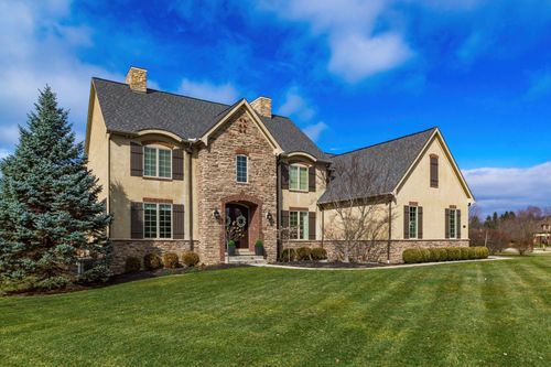 9338 Deer Path Ct, Powell, OH, 43065-6105 | Card Image