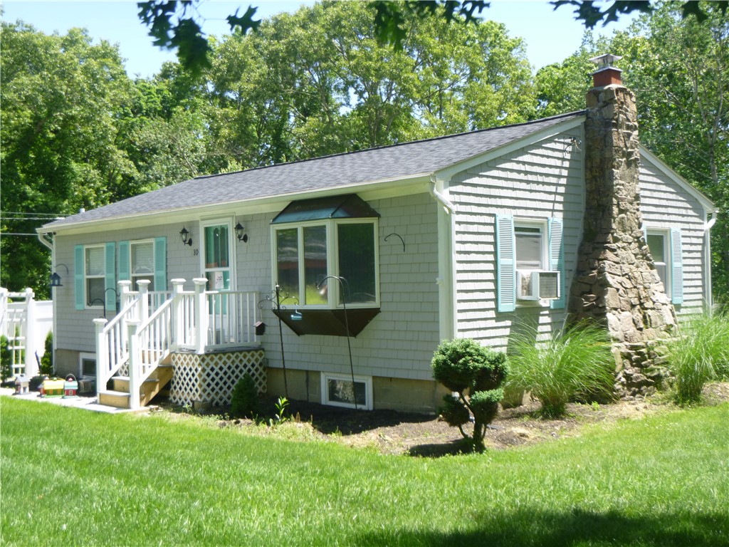 Charles St, Charlestown, RI 02813