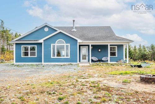 281 Heselton Dr, Ostrea Lake, NS, B0J2L0 | Card Image