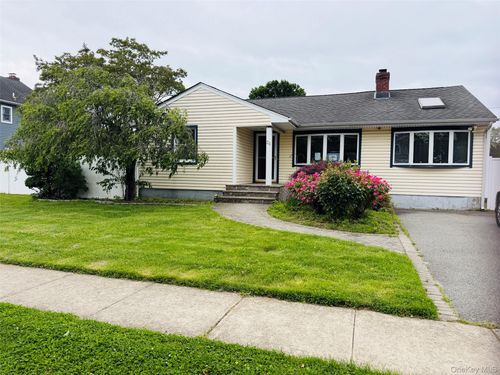 24 Elderberry Rd, Syosset, NY, 11791-6203 | Card Image