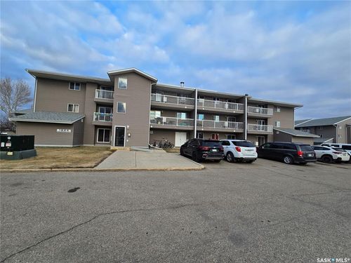 301-1822 Eaglesham Ave, Weyburn, SK, S4H3A8 | Card Image