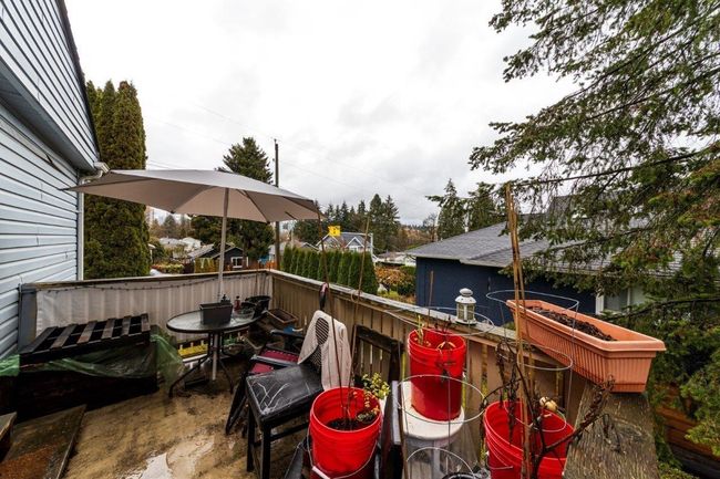 320 Holmes St, House other with 5 bedrooms, 2 bathrooms and null parking in New Westminster BC | Image 18