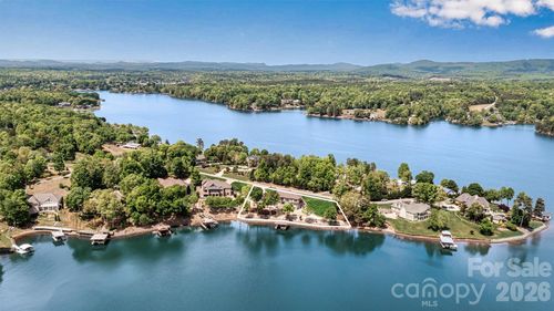 4202 54th Ave Ne, Hickory, NC, 28601-7355 | Card Image