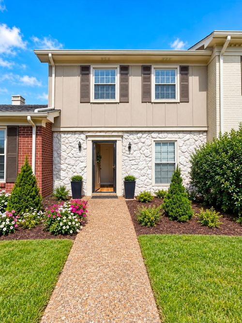 b2-1011 Murfreesboro Rd, Franklin, TN, 37064-3021 | Card Image