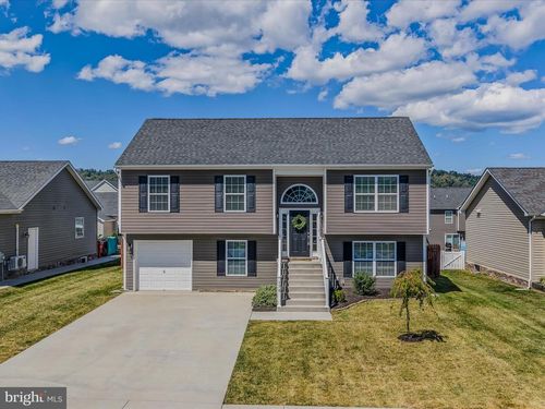 176 Pochards Ct, MARTINSBURG, WV, 25403-7723 | Card Image