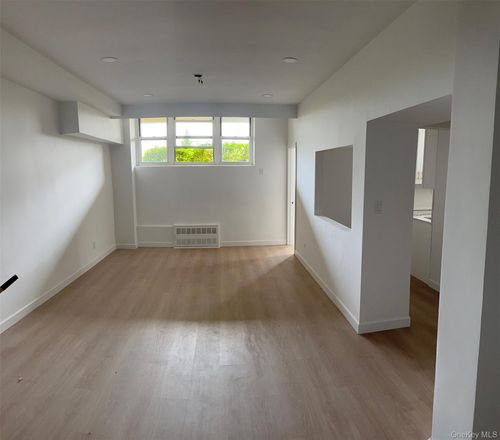 1b-125 Beach 124th Street, New York, NY, 11694 | Card Image