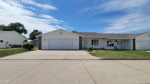 1119 Lakota Ln, Lincoln, ND, 58504-9308 | Card Image