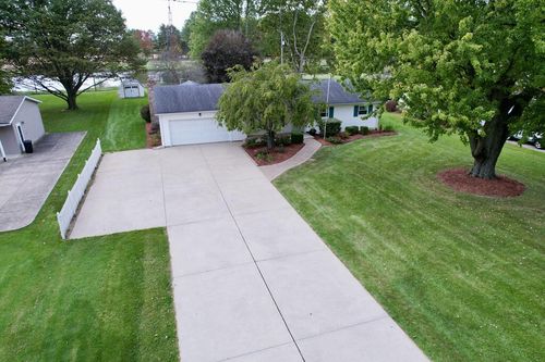 3076 Oak Dr, Bucyrus, OH, 44820-8819 | Card Image