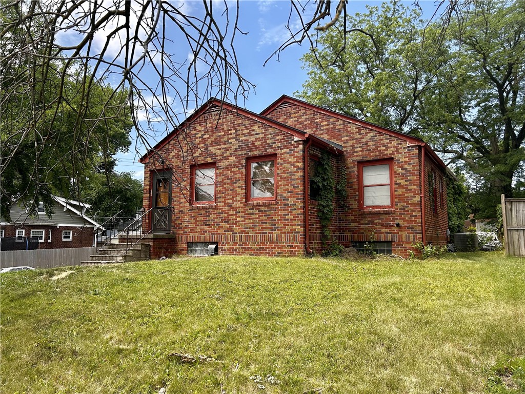 41st St, Des Moines, IA 50312