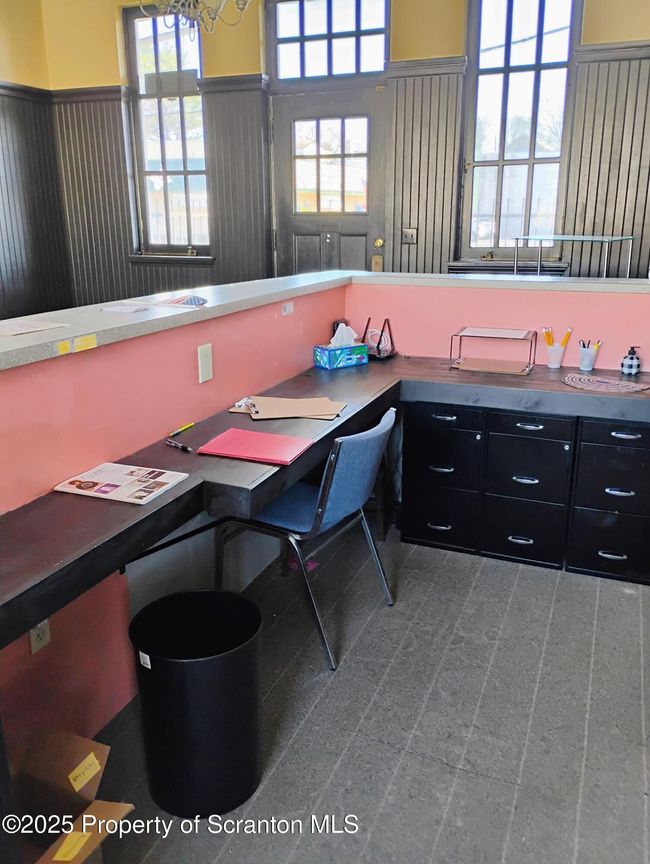 Interior | Image 9