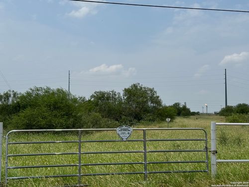 2550 S Interstate 35, Cotulla, TX, 78014-2795 | Card Image