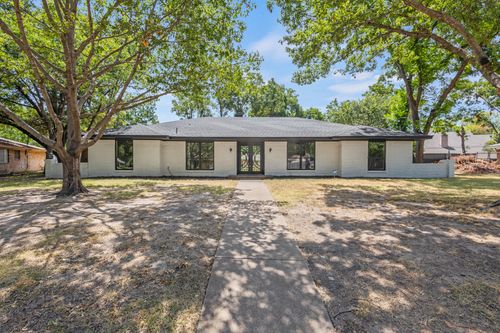 729 Surrey Cir, Grand Prairie, TX, 75050-6324 | Card Image