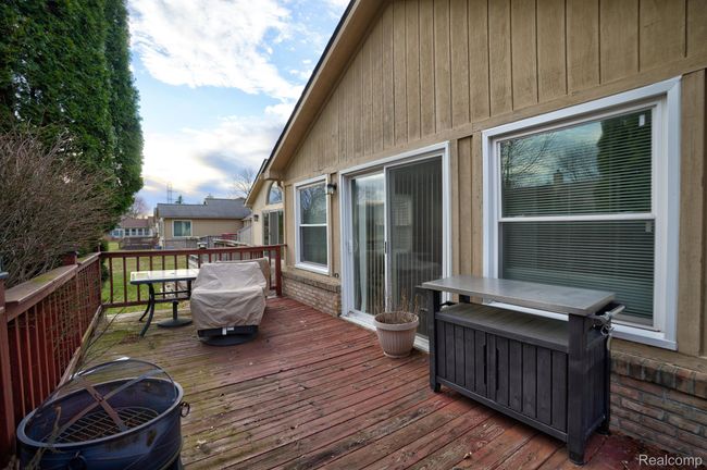 6407 Beecher Rd, Condo with 2 bedrooms, 3 bathrooms and null parking in Flint MI | Image 42