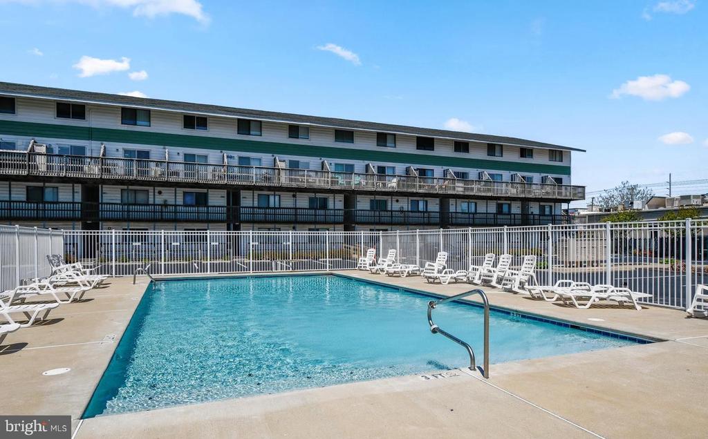 Residential in OCEAN CITY 4