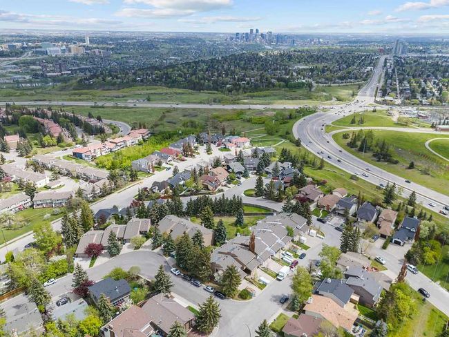 76 Coach Gate Way Sw, House other with 3 bedrooms, 2 bathrooms and 4 parking in Calgary AB | Image 44