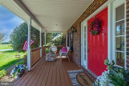 5265 Bear Hollow Ln, AMISSVILLE, VA, 20106-2927 | Card Image