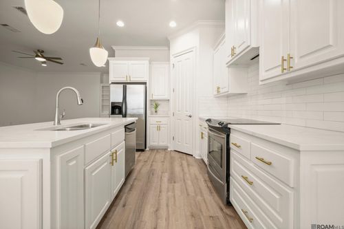 5368 Courtyard Dr, Gonzales, LA, 70737-8560 | Card Image