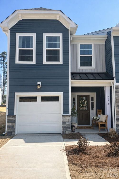 7617 Ethora Way, Charlotte, NC, 28216-5451 | Card Image