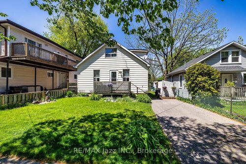 162 College Ave, Oshawa, ON, L1J1R4 | Card Image