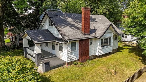 1033 Chalker St, Akron, OH, 44310-1368 | Card Image