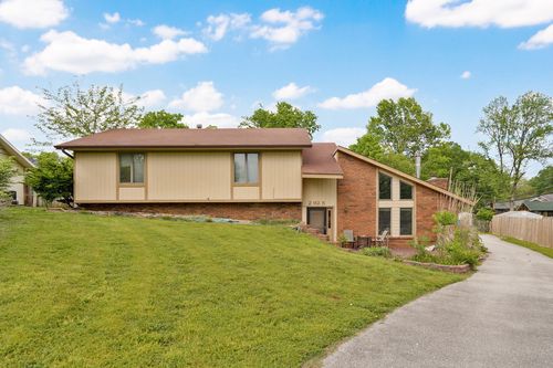 2925 E Clovis Cir, Springfield, MO, 65804-4124 | Card Image
