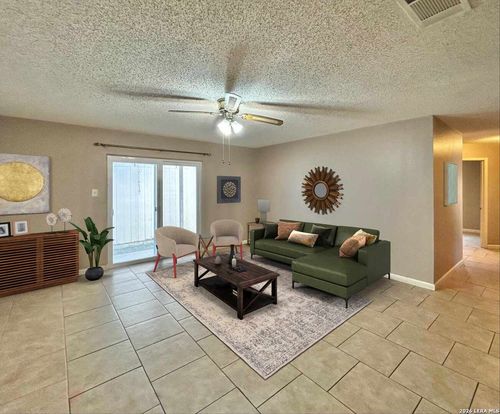 15431 Cross Vine, San Antonio, TX, 78247-5545 | Card Image