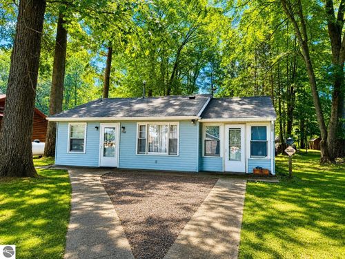 1949 Wolf Lake Dr, Baldwin, MI, 49304-8579 | Card Image