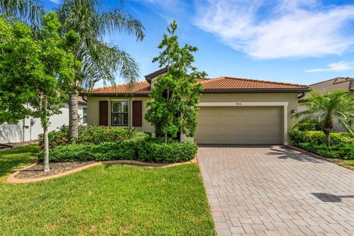 9828 Hilltop Dr, VENICE, FL, 34292-2714 | Card Image